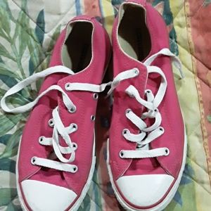Girl shoes Converse